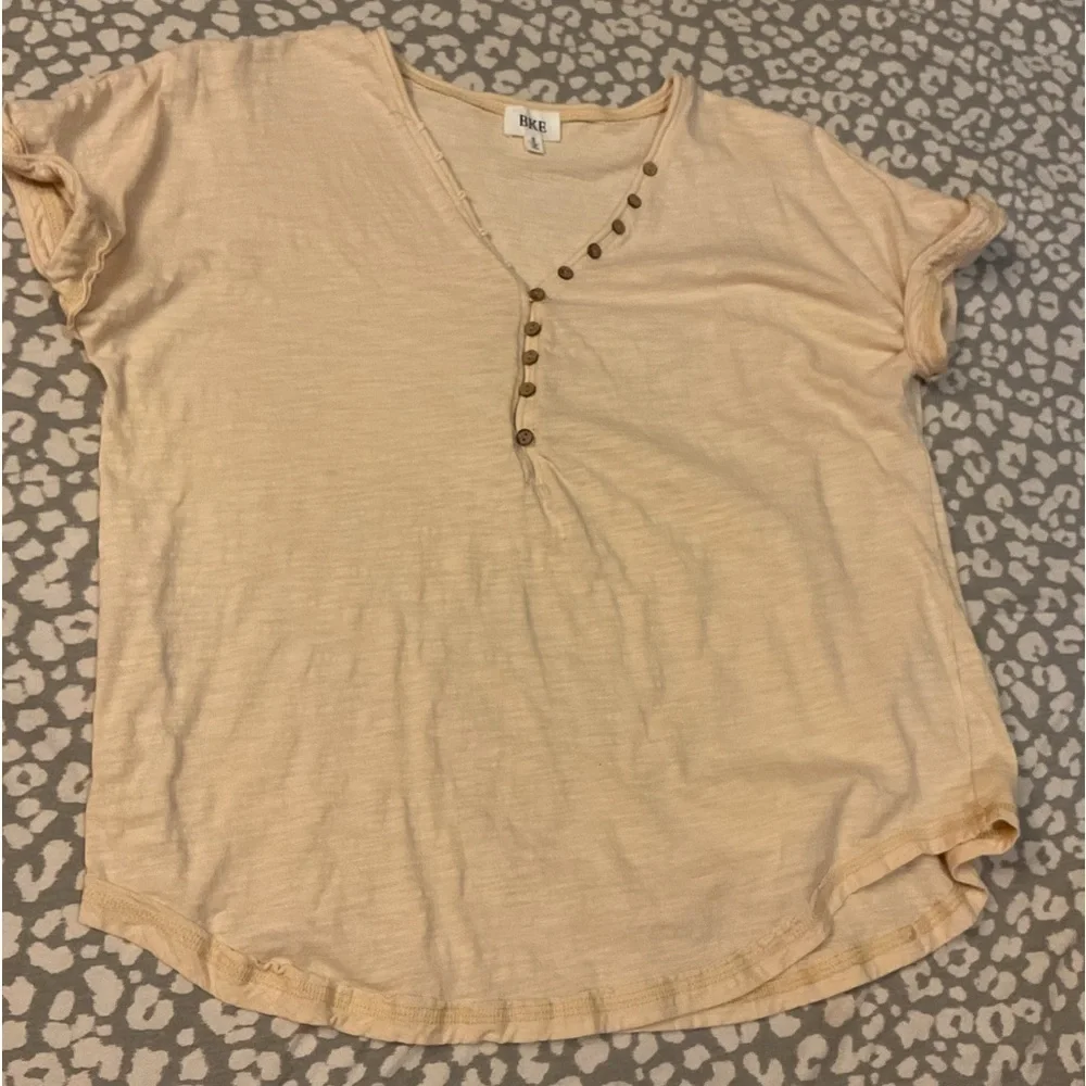 BKE from Buckle, cute and casual, small. Could also fit a medium - Picture 2 of 4